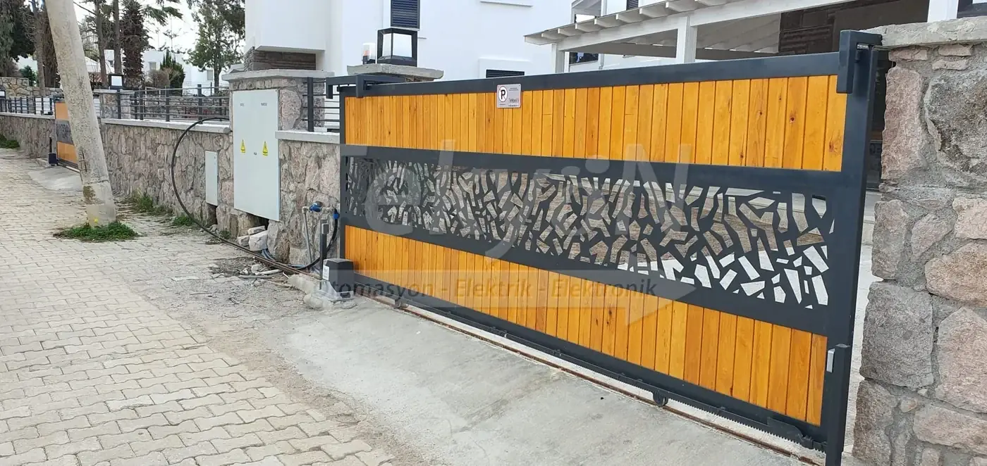 Ahşap kayar kapı, palmiye önü
