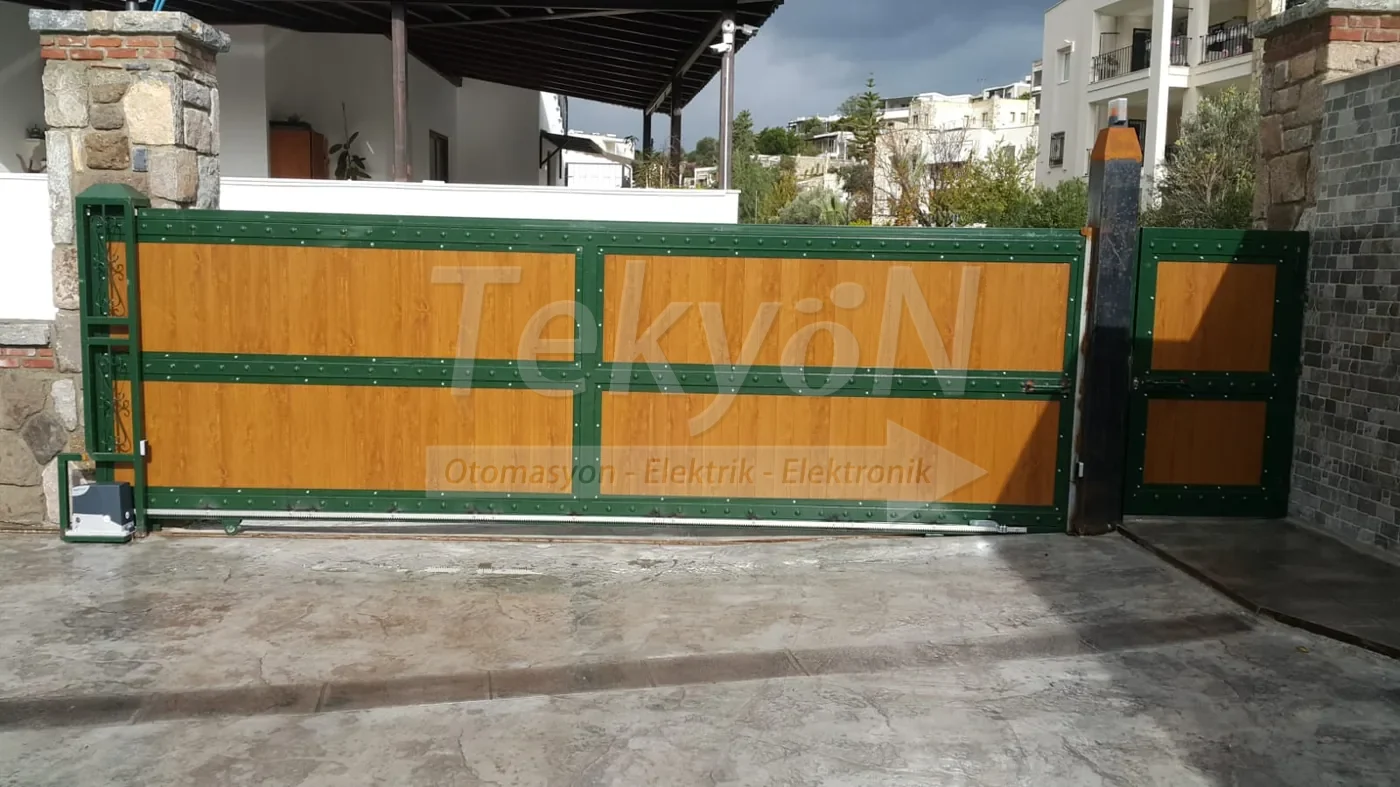 Modern dal desenli lazer kesim kapı
